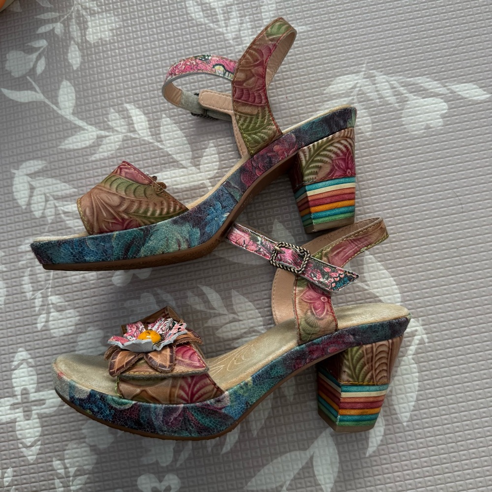 Multicolor Floral Block Heel Sandals - Women's
